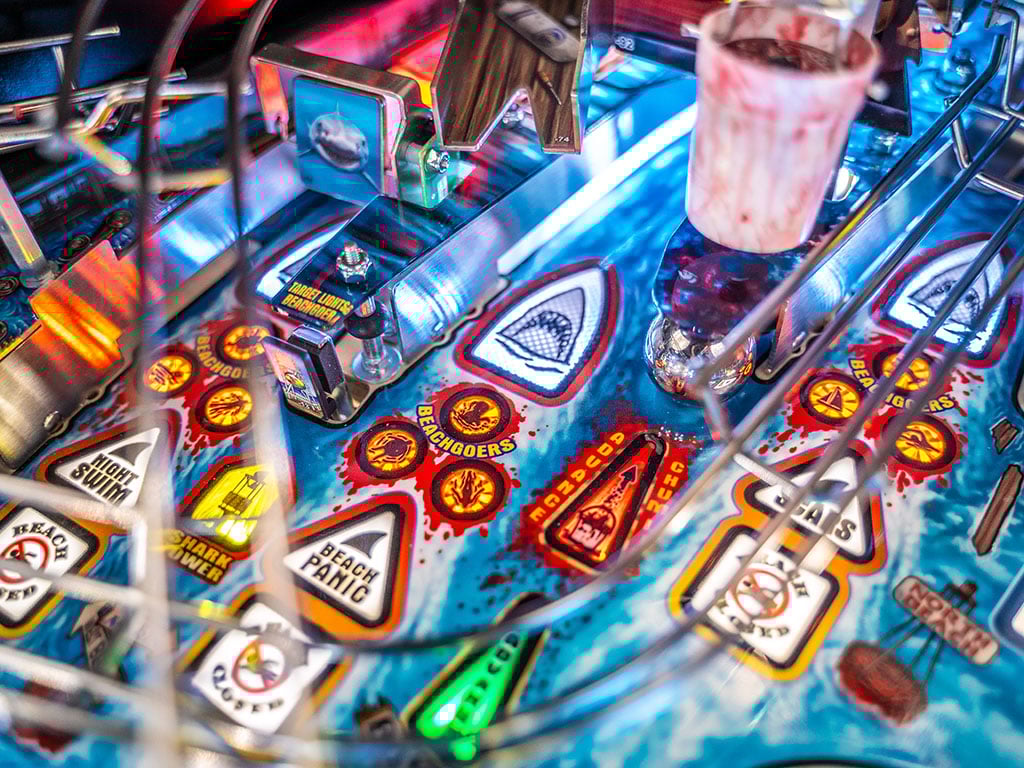 Jaws Premium Pinball Machine